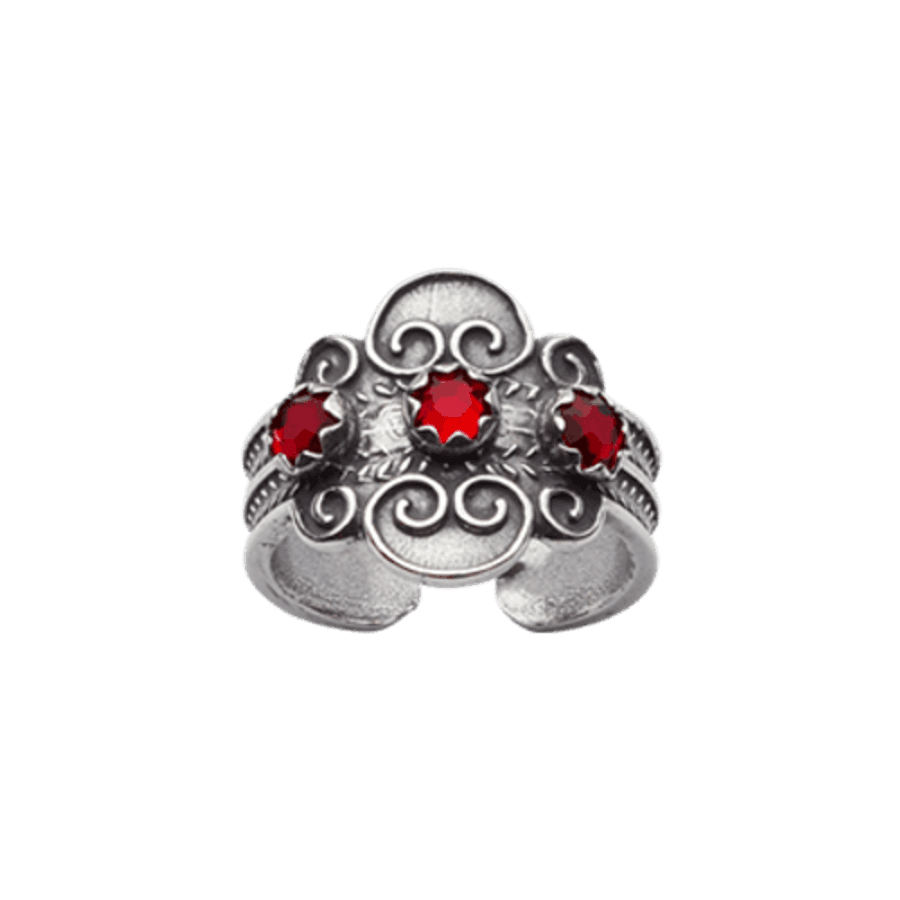Sylvsmidja Ring, oksidert m/rød stener Varetype: Ringer, Material: Oksidert Sølv