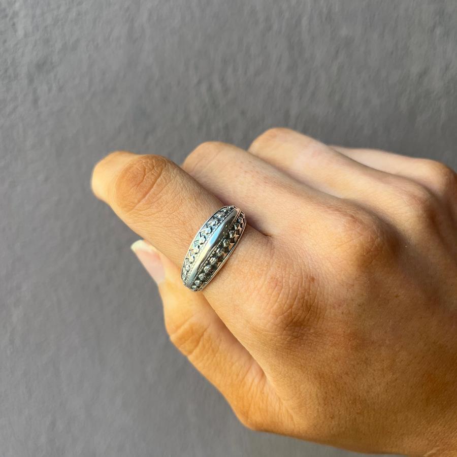 Vintage Ring, Redesign i Sølv Material: Sølv